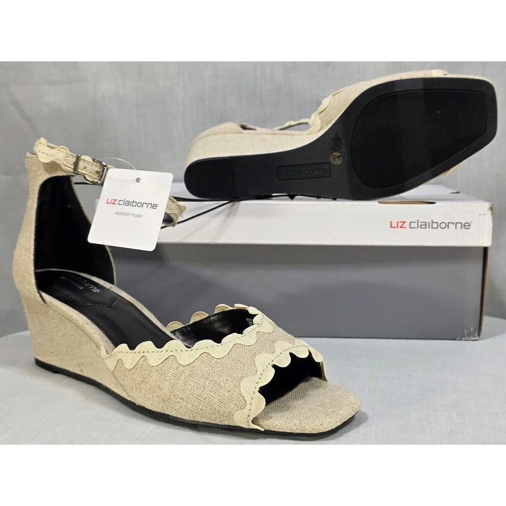 Liz Claiborne Babbler Wedge Sandals Scalloped Ankle Strap Oatmeal Linen 8.5M NEW